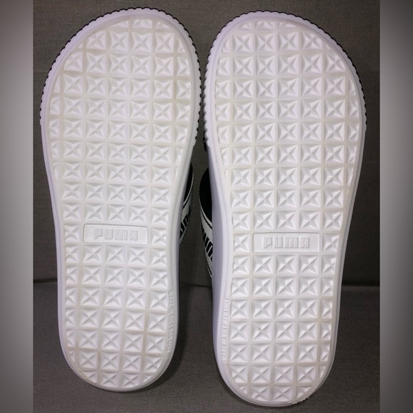 PUMA Women's Platform Slide Sandal, Size 7.5 - Picture 5 of 6